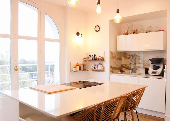 Spacious In Ideal For Families! * Suresnes